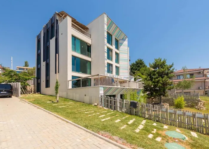 Design Lux Harmony In Bamboo Garden,no Shoes Allowed Inside Варна